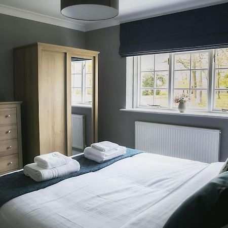 Walshford Lodge Cowthorpe 외부 사진