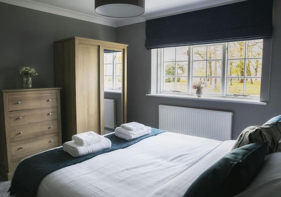 Walshford Lodge Cowthorpe 외부 사진